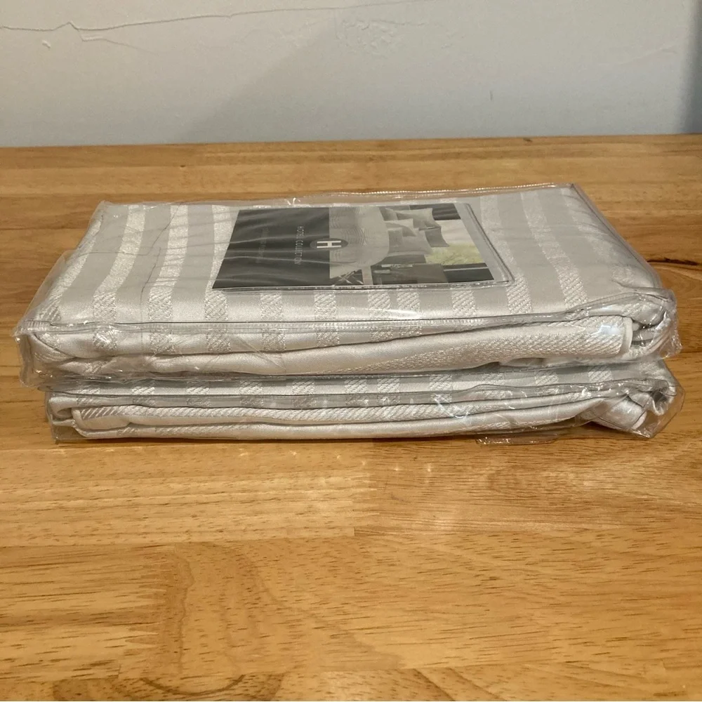 2 Standard Pillow Shams Hotel Collection Luminescent Silver New Old Stock